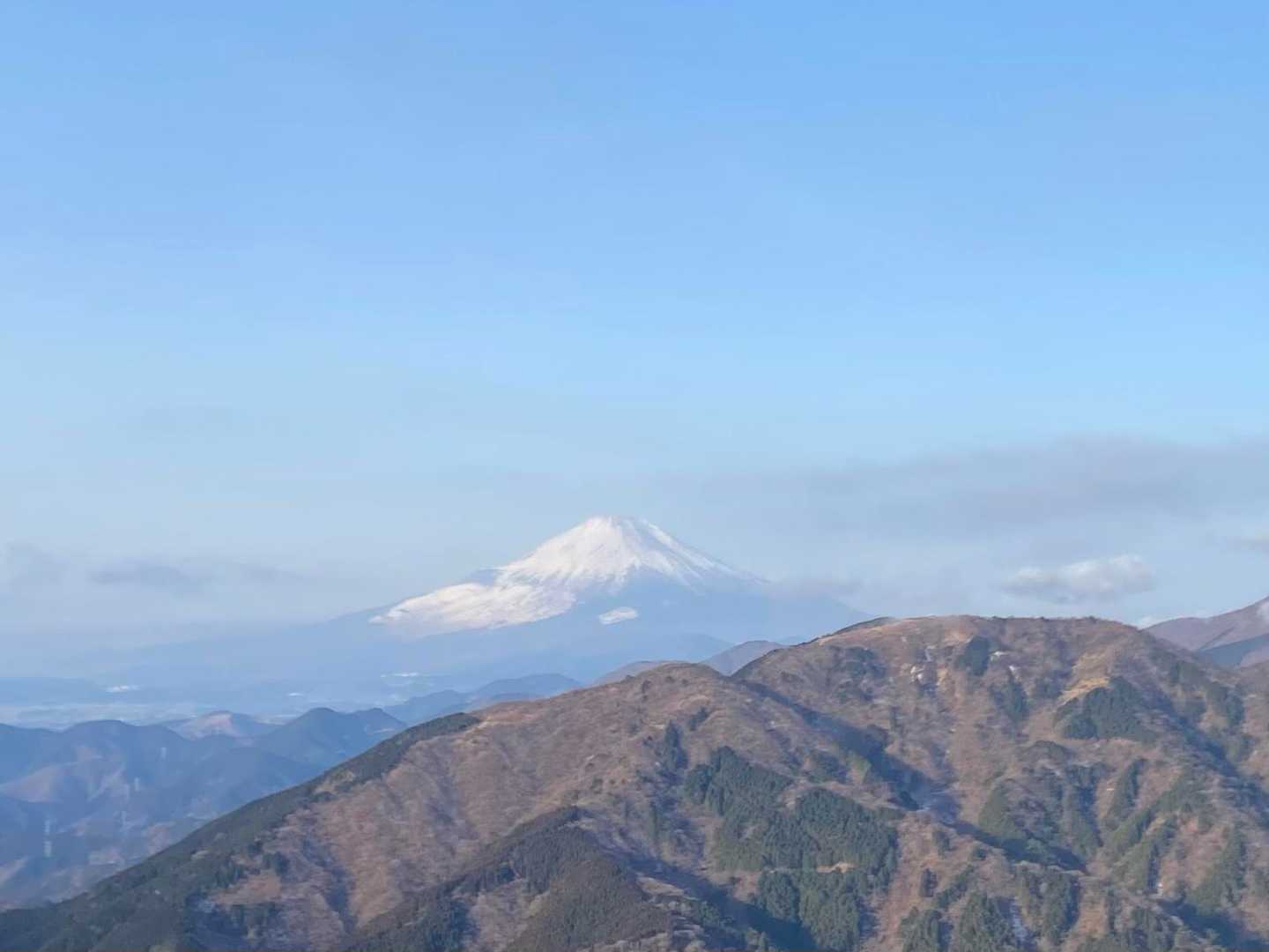 富士見台まで下りてきたら雲がはけて富士山🗻