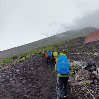 列は続くよどこまでも🚂