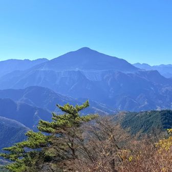 武甲山は削られているけど迫力があるな