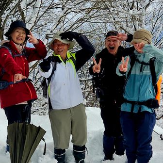 元気な角田山の人達
キエ・萬七・のりさん・あこさん