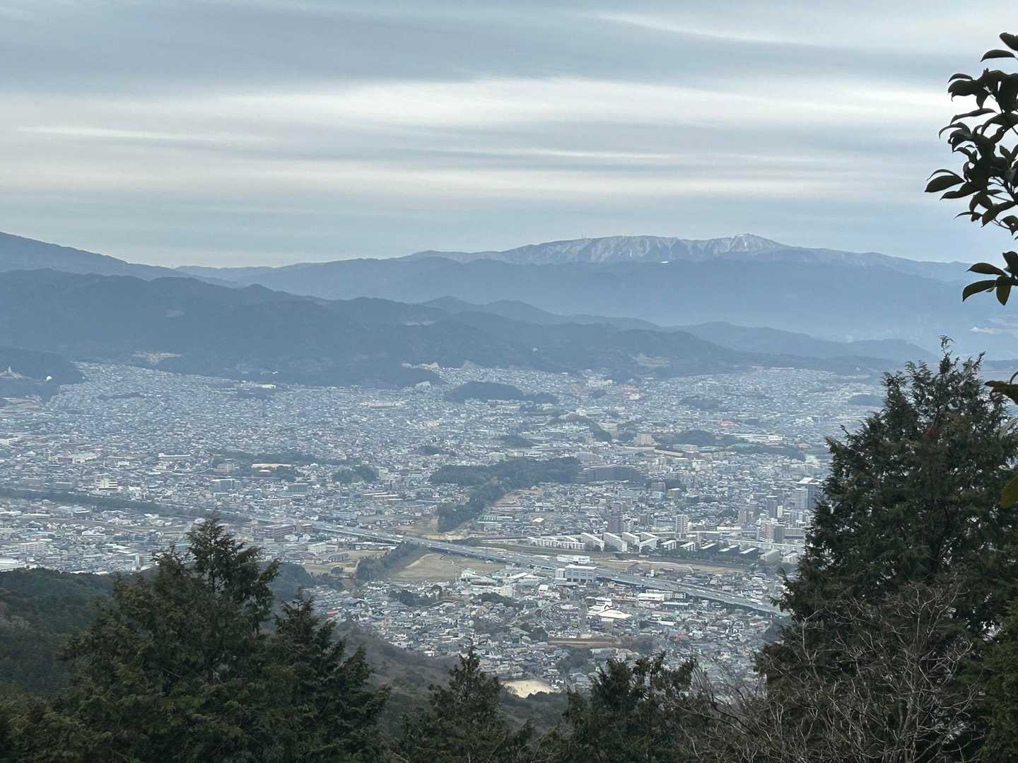 脊振山にはまだ雪が見えました❄️