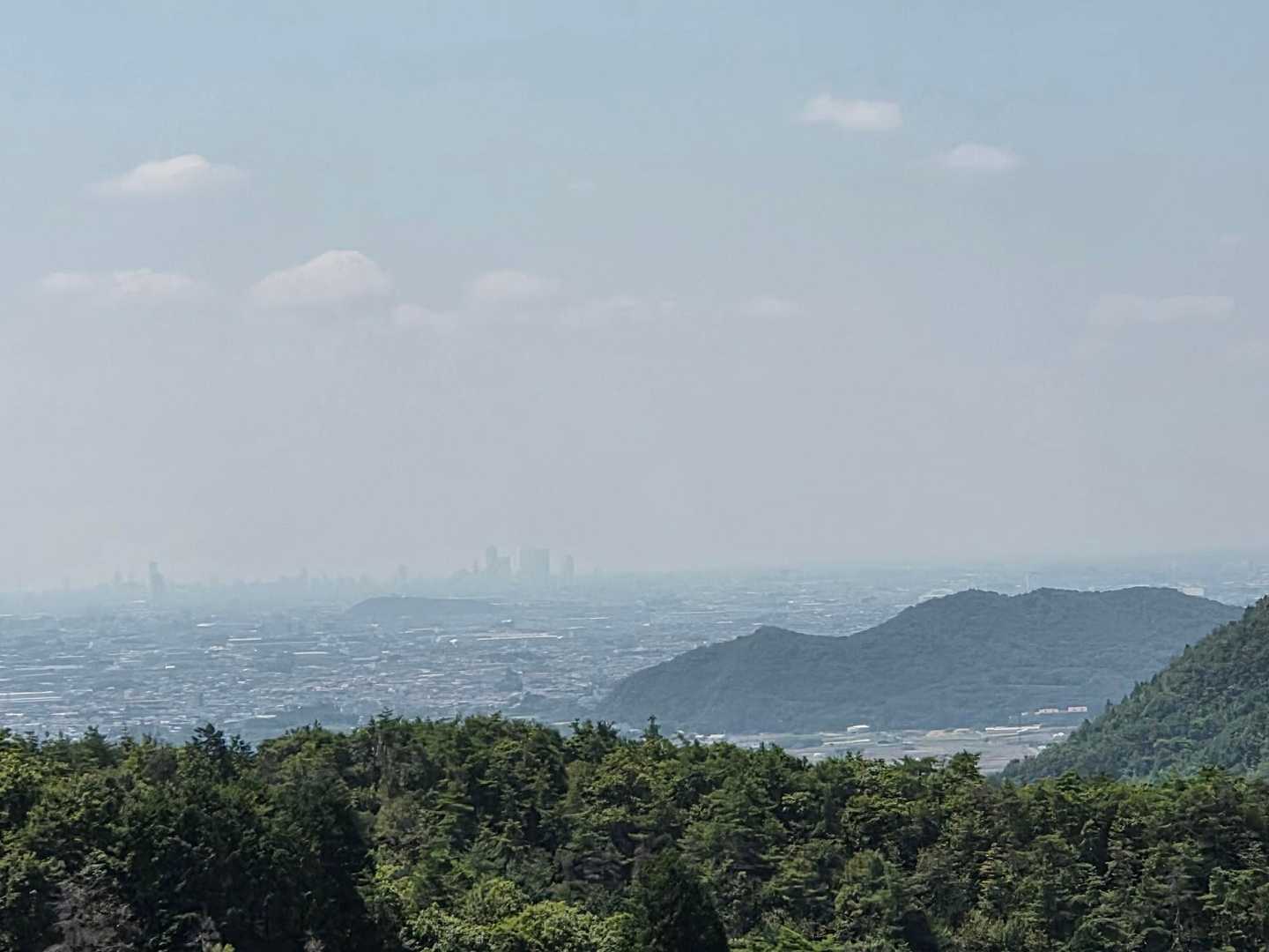 名古屋方面も霞んでるね🏢