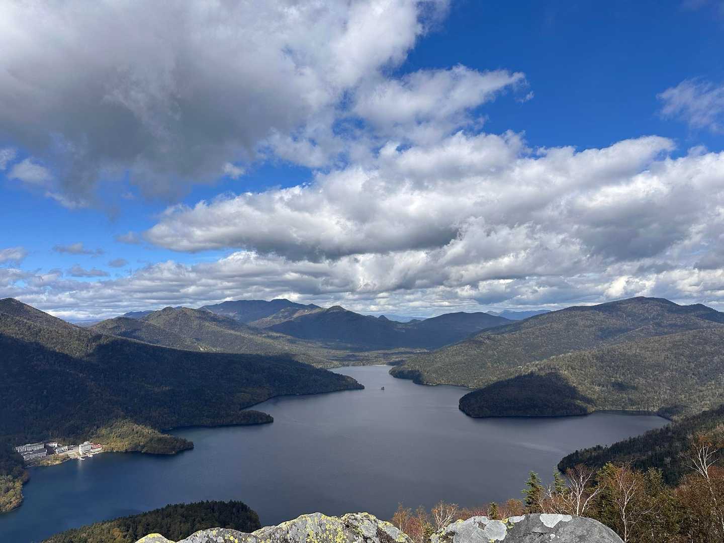 やまーこさんと来た南ペト⛰️や、奥に見えるニペウペなど…
南ペトからのその先は今年冬に行きたいなぁ⤴️とか…
色々思い出あるなぁ⤴️って…
ずっと見ている事が出来ました😊