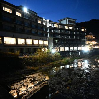 思い出浪漫館
オールインクルーシブだから、チェックイン前から追加料金無しでお酒飲めるんだって(笑)

風呂入ってビール🍺飲みて➰😁

いや～ めちゃくちゃ楽しかったよ🎵
また行きたい❗️
鎖⛓️登りたい🎵