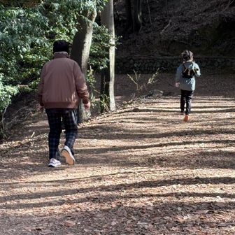 下りもここのルートなら思ったよりいいペースの母、走るひ孫に、小走りで付いてってみたり😅