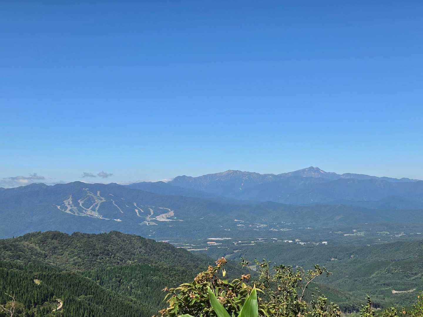 ←大日ヶ岳に別山→