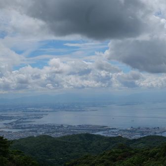 茶屋跡近くの展望地
ここはいつもいい風が吹いている
今日も心地いい