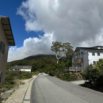 向かう時から分厚い雲に覆われていて
やべー雰囲気。