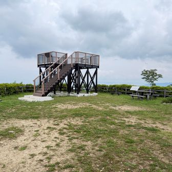 貸し切り山頂広場。
展望台が新しくなっていました❗️
改修していただきありがとうございます🙏