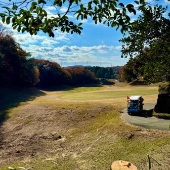 ゴルフ場を見下ろして、涼しい風にひと休み