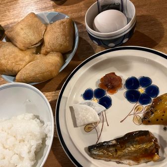 ここのお料理はお皿も可愛い💕
油揚げは信玄巻きで中の具材とお出汁がジュワーと広がり美味😋
朝からこんな手の込んだお料理に感激
朝食も完食🙏