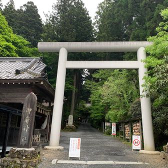 すぐ横にある第一駐車場は、8時から手前にある第三駐車場は開いていました😊