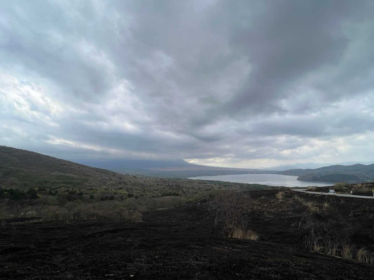 三国山からパノラマ台へ下山途中
富士山顔出さないねぇ〜。
明日に期待！

ありがとうございました。
