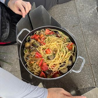 展望所の東屋でさっちゃんが
腕を振るってくれたサバ缶パスタ
とっても激ウマ😋！でした