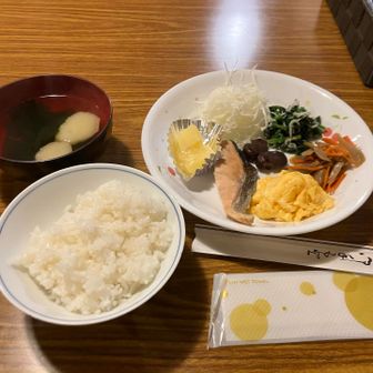 朝ごはんは豪華に松コースの定食
今日も登りが続くのでたくさん食べます

選べるのがいいね👍