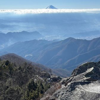 鳳岩登り切って振り返り🗻