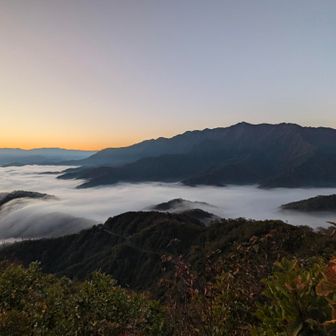 滝雲と荒沢岳