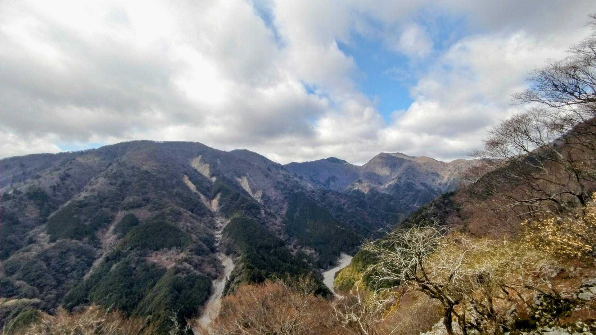 歩きたくなるような稜線