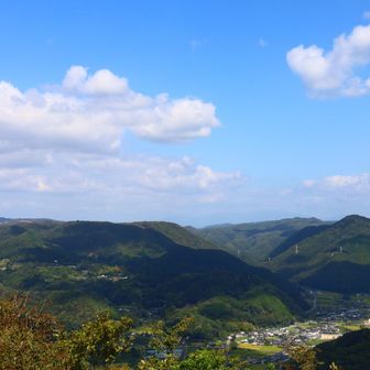 北側  
那岐山がうっすら見える