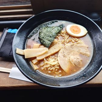 西穂ラーメンの味噌味🍜
とっても美味しくて、冷えた体が温まった🤩