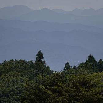 遠くに大峰の山々が見えました。
