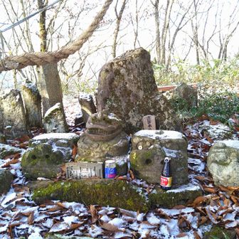 山頂はうっすら雪