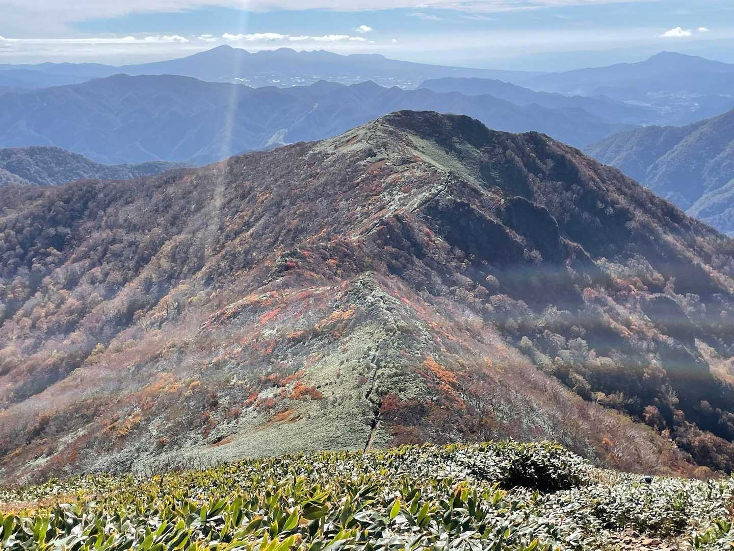 振り返って奥に赤城山も