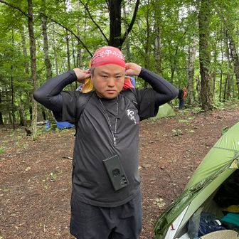小屋で買った手拭いを即装備