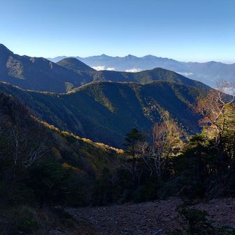 南アルプスの北側の山々がよく見える