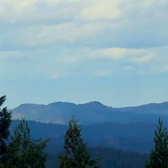 高立山
おかわりで、わ~、さーさご夫婦は高立山に向かった。ウヅラさんはいるでしょう。