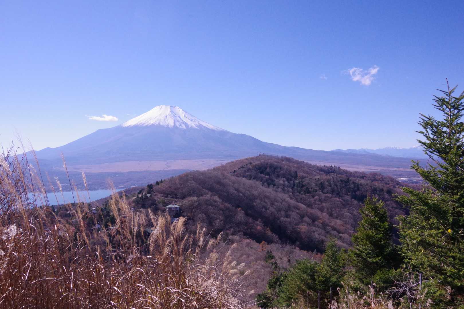 石割山神社駐車場〜大出山入口バス停｜石割山・太平山・飯盛山縦走コースの写真
