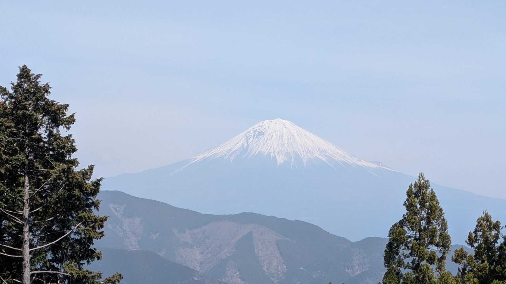 🗻