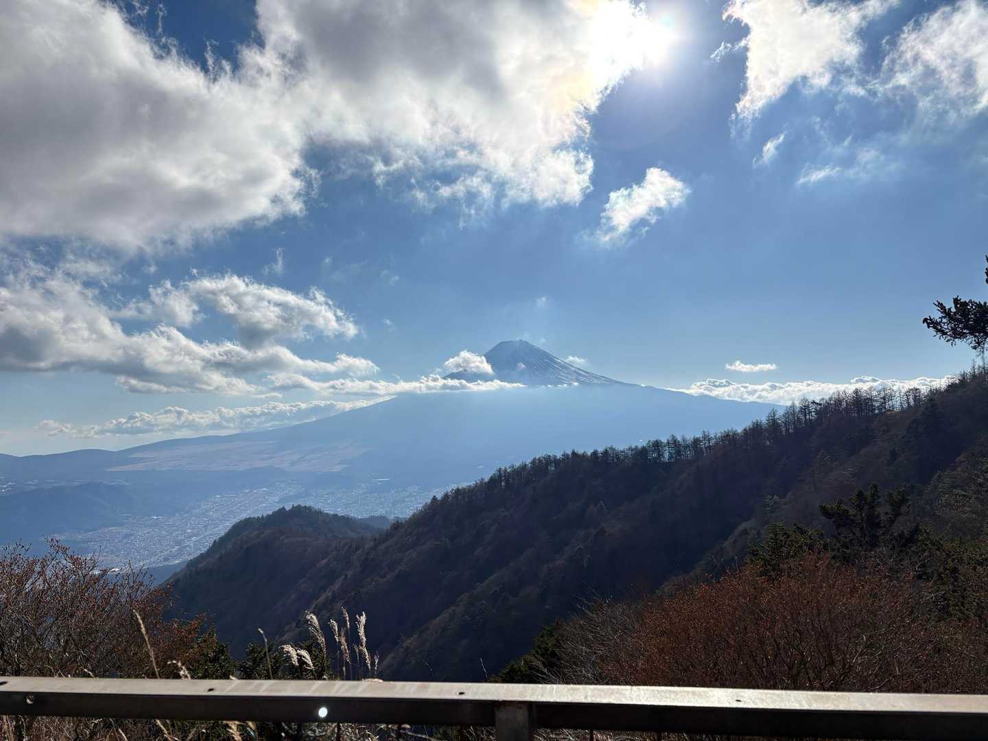 人が多かったのでテーブルは写せないけど、こんな絶景を見ながら休憩できます✨
