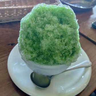 となりのテーブルの方のかき氷に釣られ😋