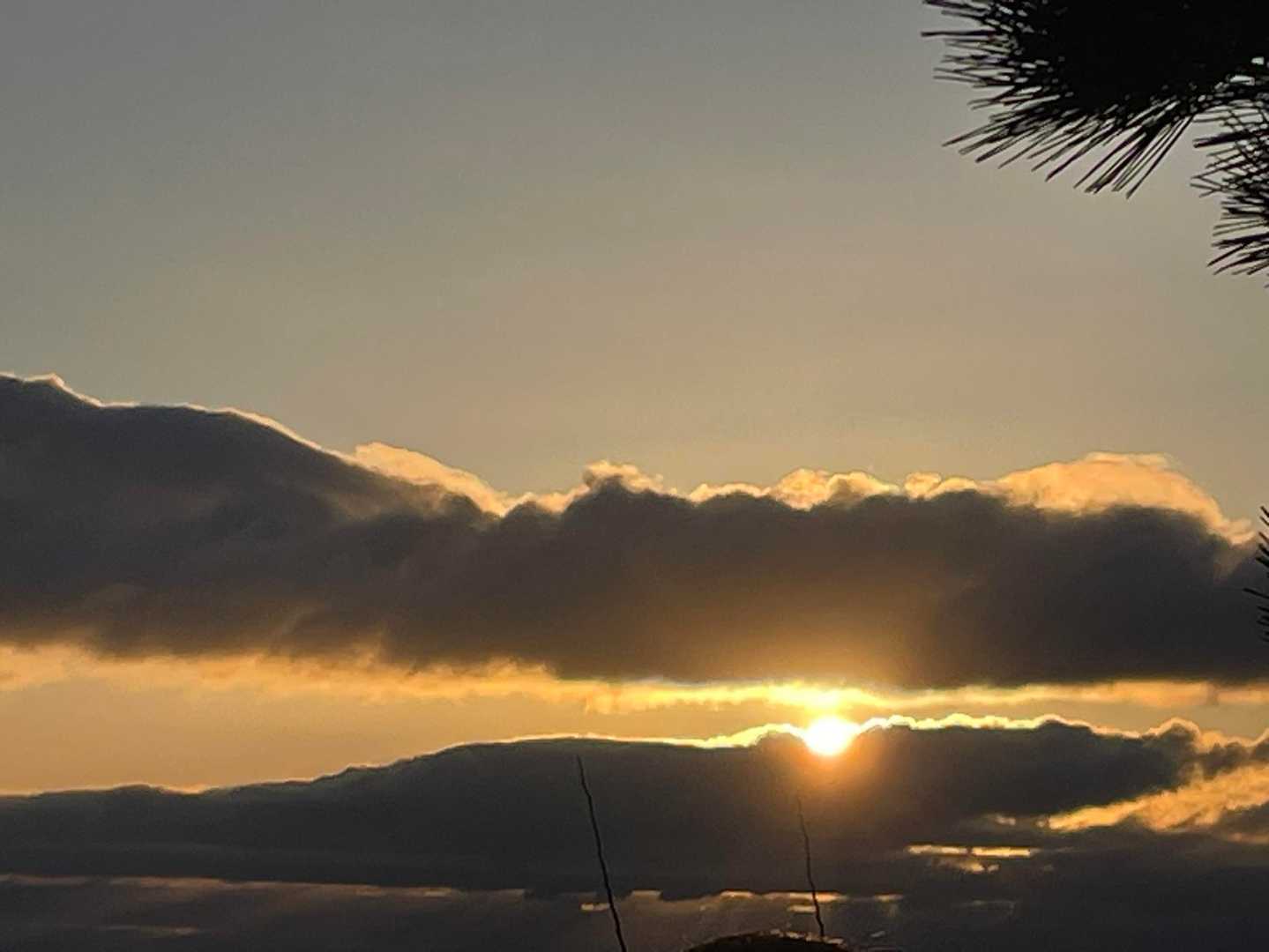 雲間から☀️