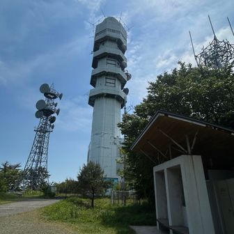 電波塔などあり　トイレ🚻もあり
椅子もいくつかあるのは有り難い