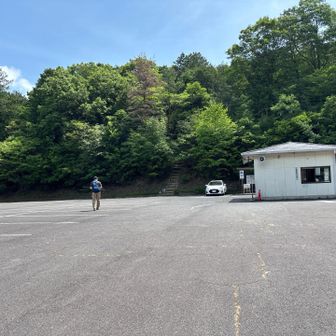 南駐車場に出ました！
