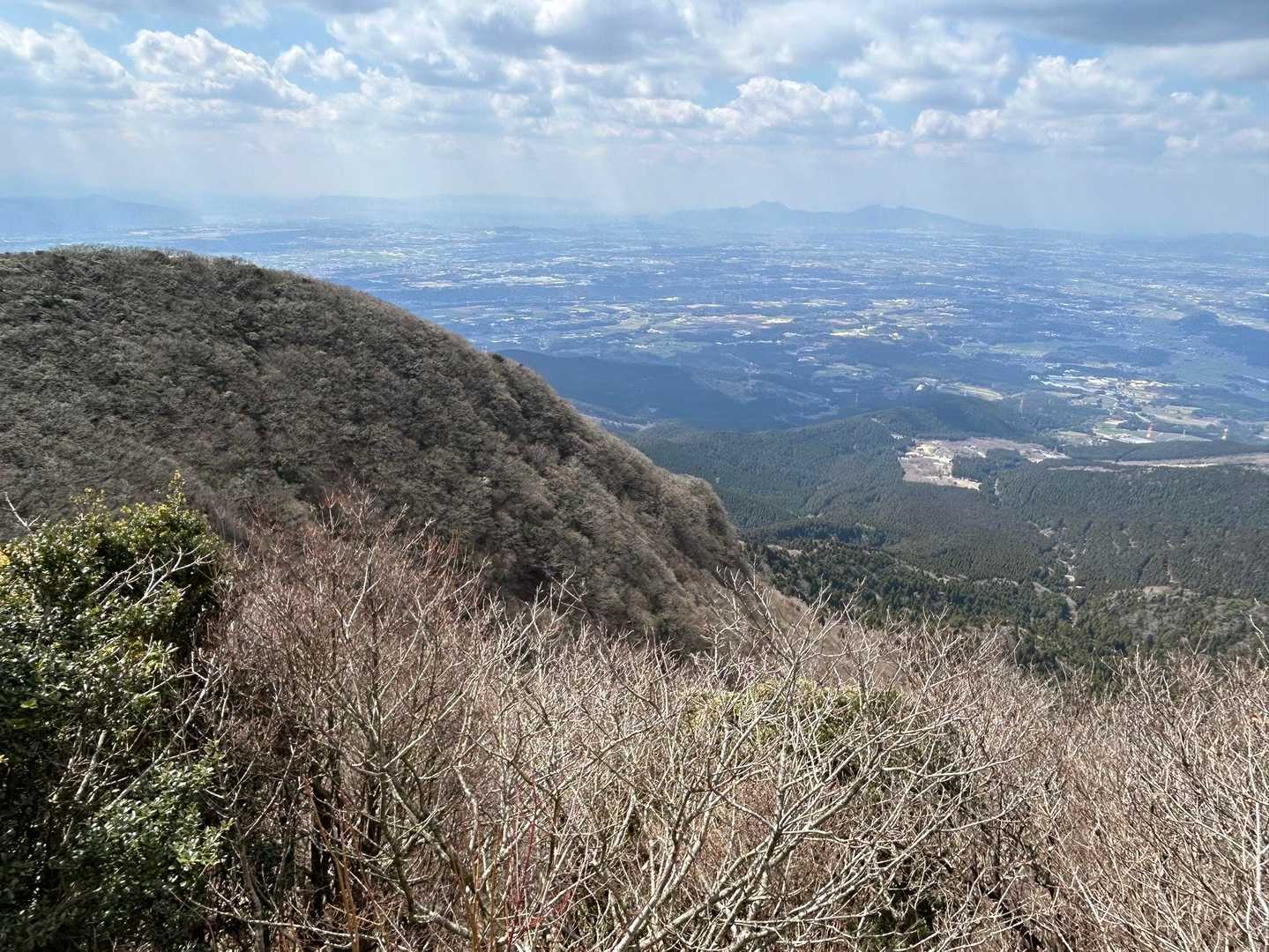 さっき登ってきた女岳
こうして見るとなかなかの高低差