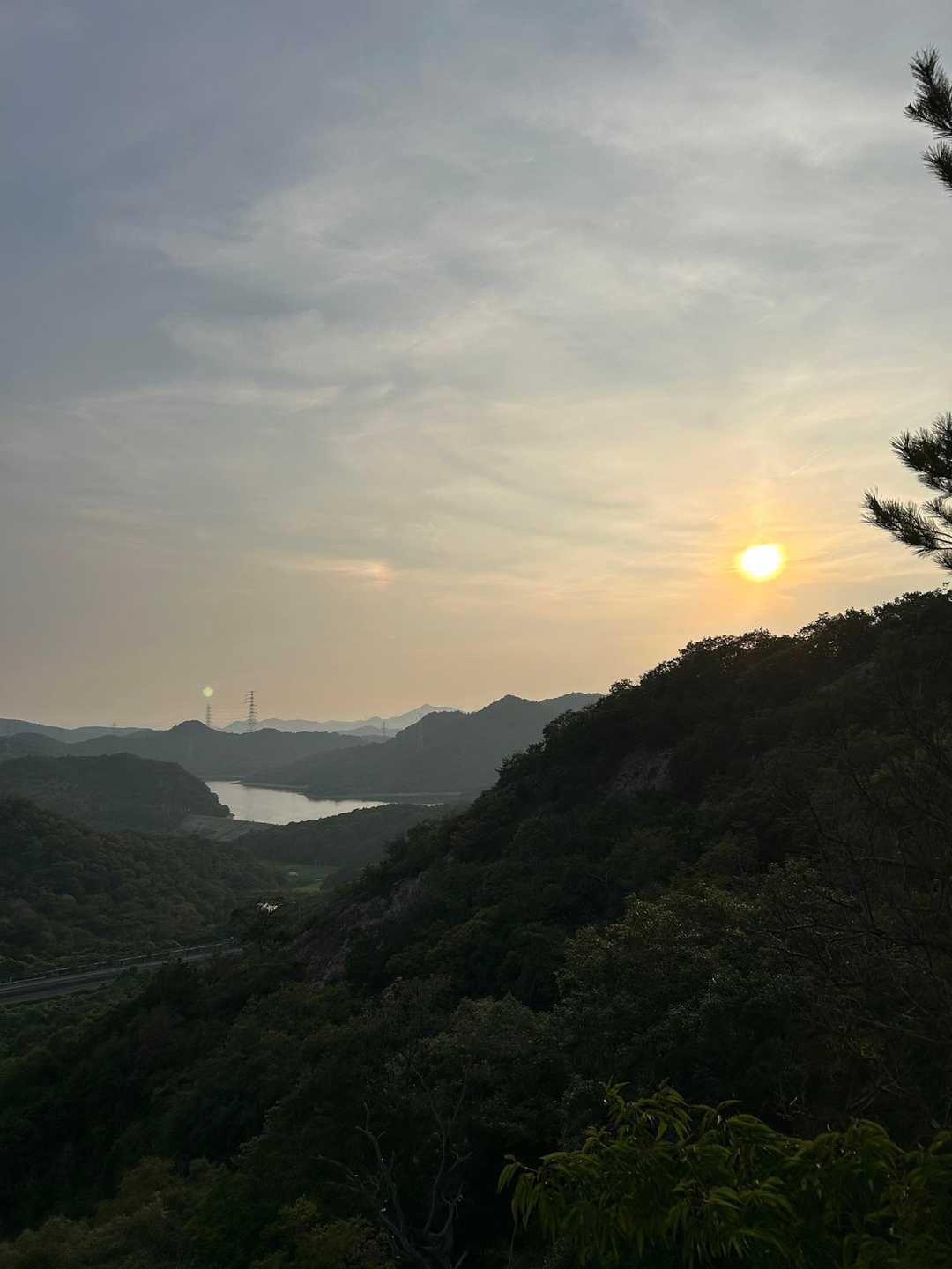 登りの途中から🌅