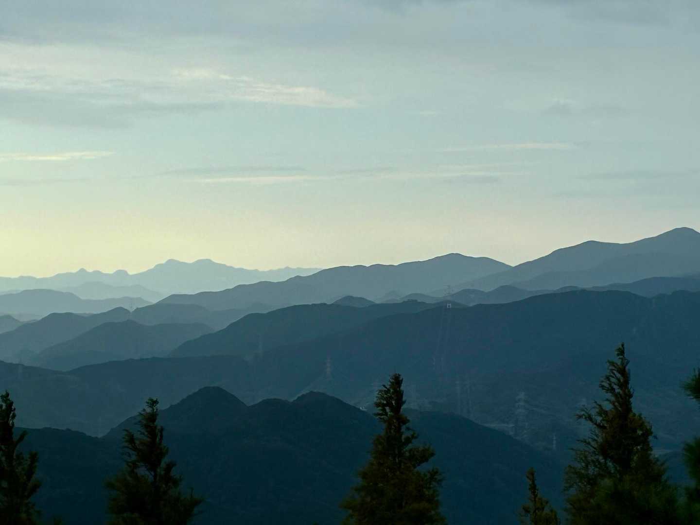 結局山頂まで降らず🤔
英彦山や福智山もよく見えるぞー
