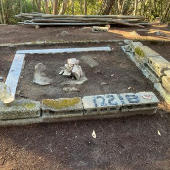 広場の暦は12月21日で、今日はまだ、念仏さんは来られていないようです。