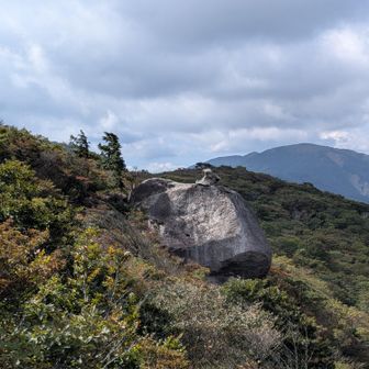 きのこ岩を別の岩場から📸
コチラのコースも面白い奇岩がたくさんあって面白いです😊