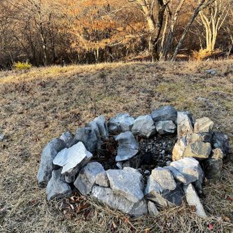 焚き火のあと？
キャンプも良さそう🏕