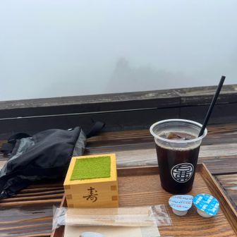 ワタクシも1度は食べてみたいと思ってた枡ティラミスを頂きました
濃厚で大変美味しゅうございました😊

（コーヒーはやっぱりホットだったな〜と横目で隣のウメさんのホットコーヒーを見ながらw）
