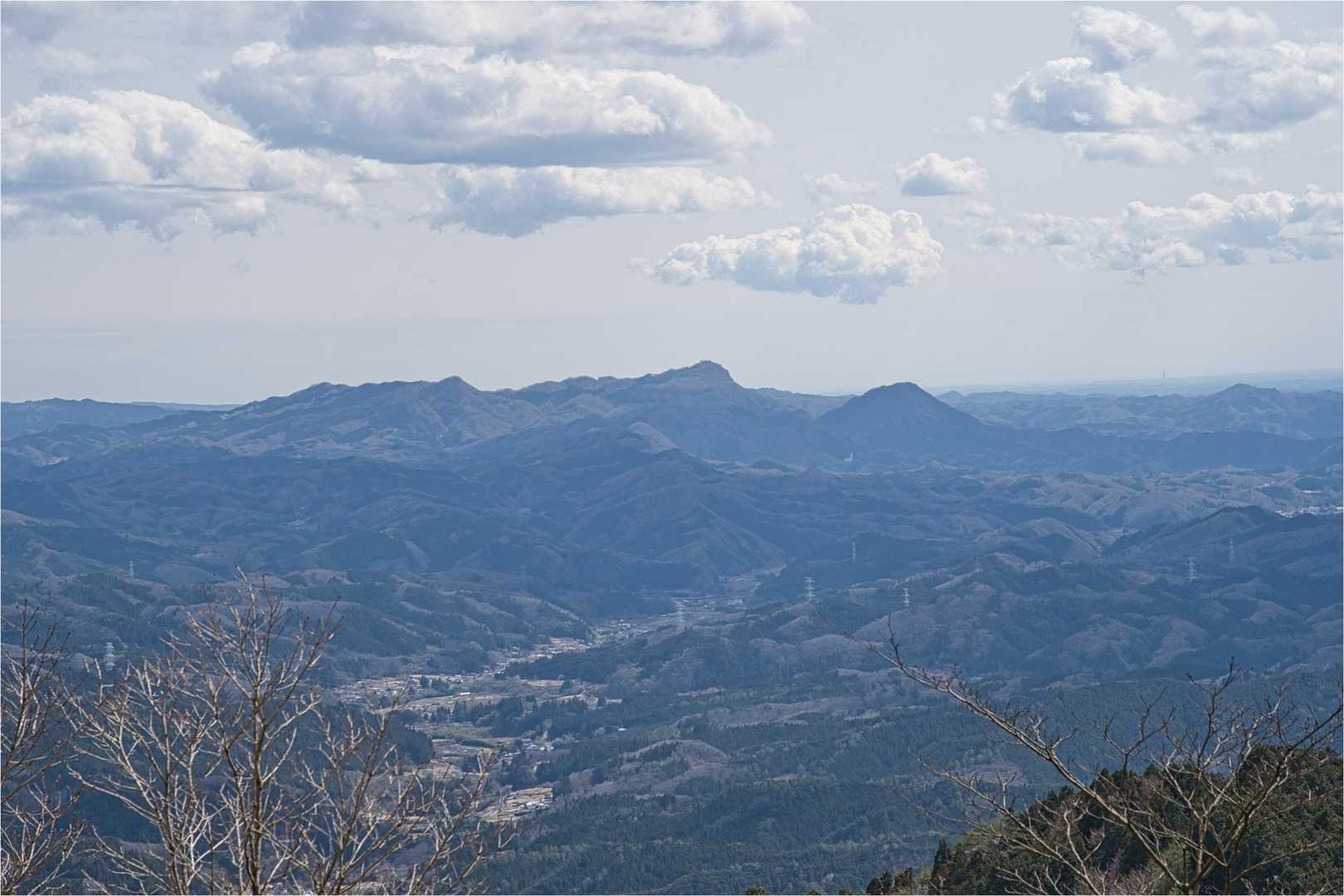 景色が良いので又、大神宮山山頂に寄ってお昼ごはんにしました
ごはんの写真撮り忘れました😅
男体山が良く見えます
美しかったです
暫しの〜んびり🙂

さて❗️帰りますか