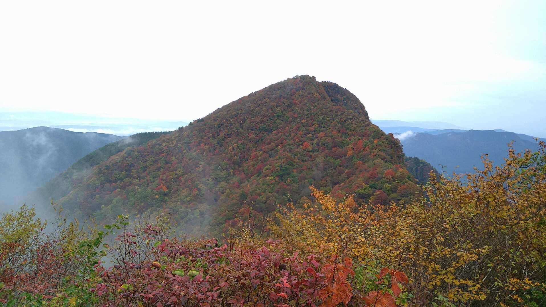 倶留尊山の写真