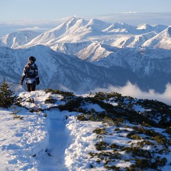 ずっと立ち止まって景色を眺めていたい気持ちでしたが、天気が崩れる予報なので下山しました
実際、この1時間後は本降りの雨だったようです