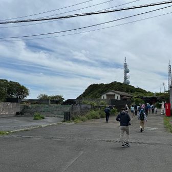三原山レストセンターから歩き始めます