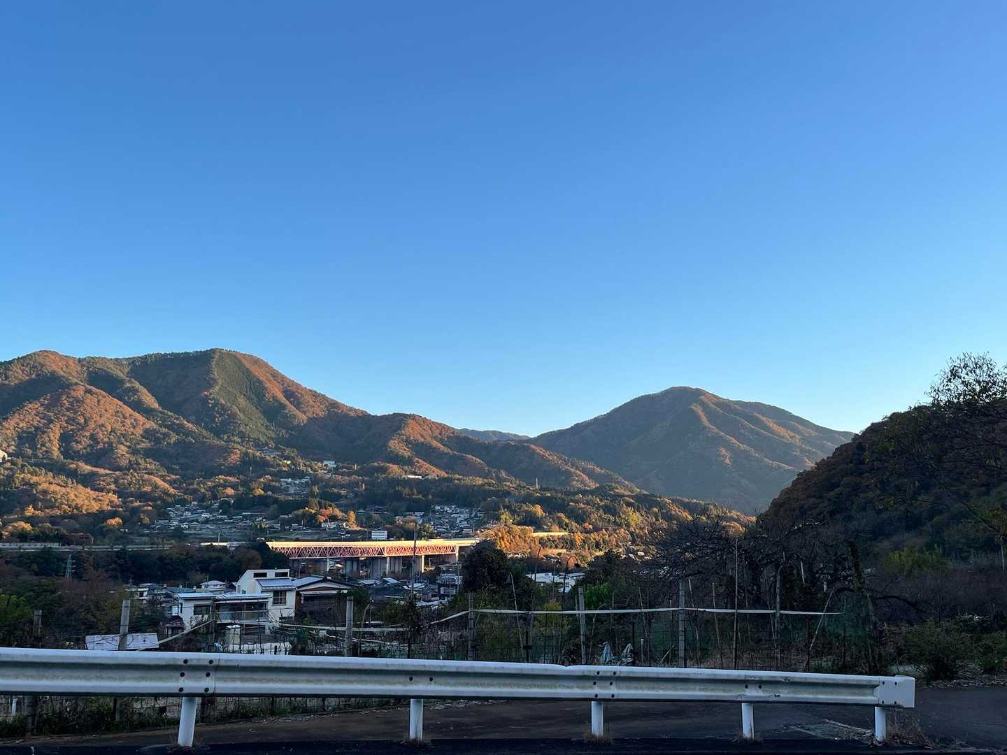 前に登った百蔵山と扇山