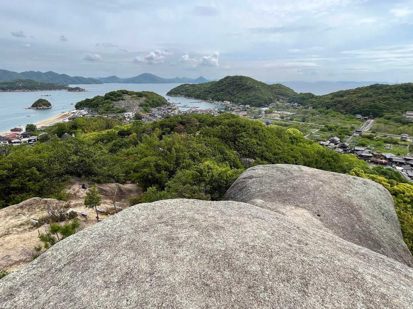 はと岩の上に登り深呼吸😮‍💨
